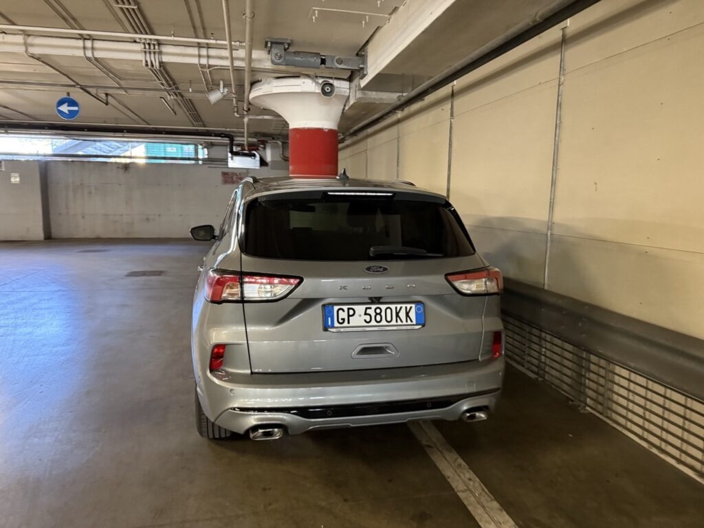 Come risparmiare sul noleggio auto nel 2026: 10 strategie testate (senza rinunciare alla qualità) 4 Auto a noleggio in Italia, Paese in cui alcune coperture assicurative delle carte di credito non sono valide
