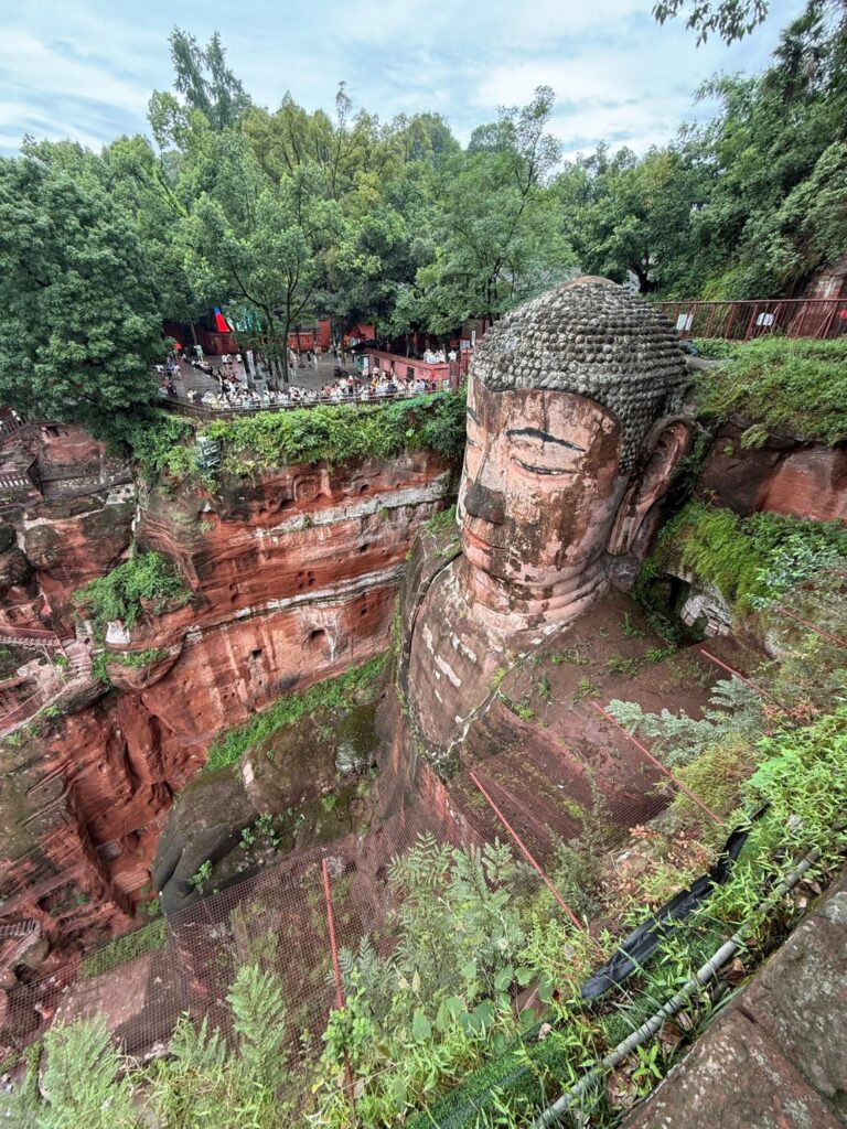 Chengdu cosa vedere: viaggio tra Leshan e Panda Giganti 3