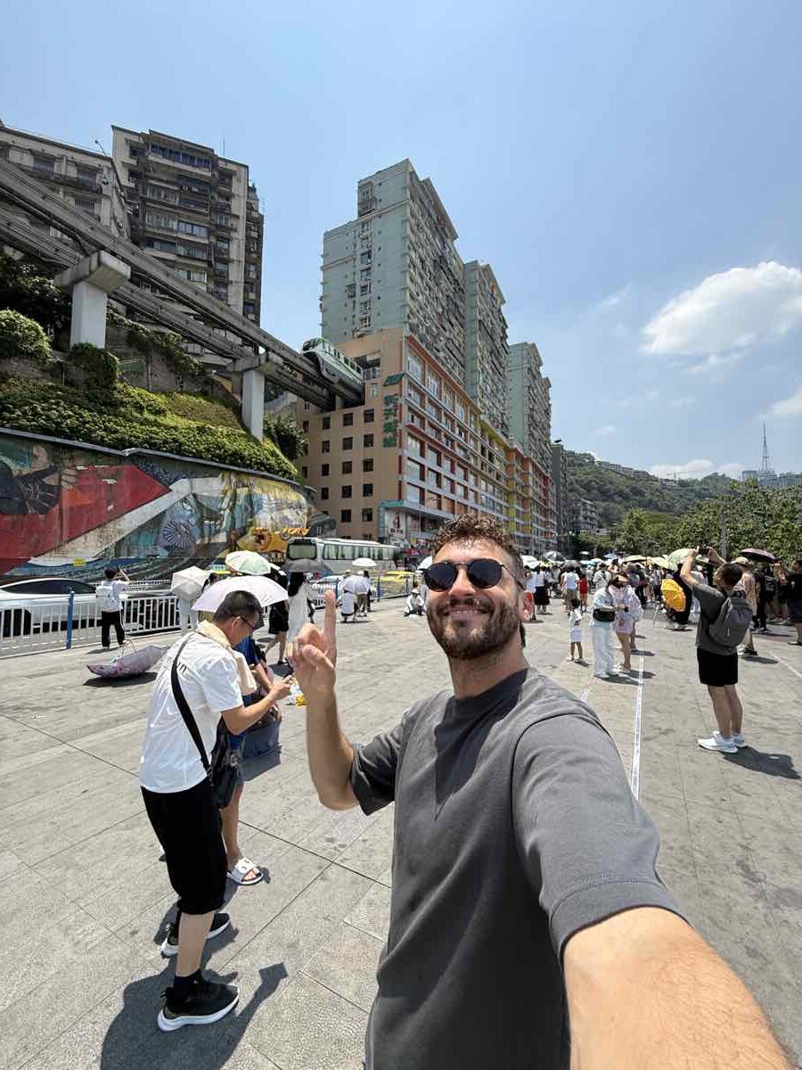 Chongqing: Cosa Vedere in 2 Giorni nella Città "Cyberpunk" della Cina 8 Chongqing Cosa Vedere: Guida Completa 2026 (2 Giorni)