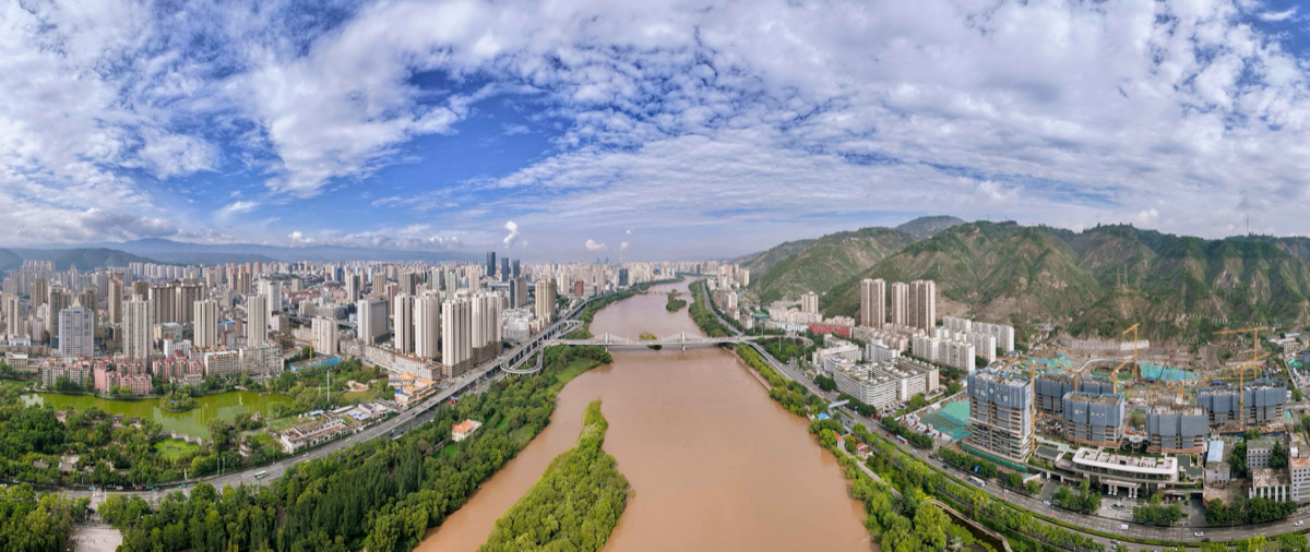 Lanzhou e il Fiume Giallo visti dall'alto