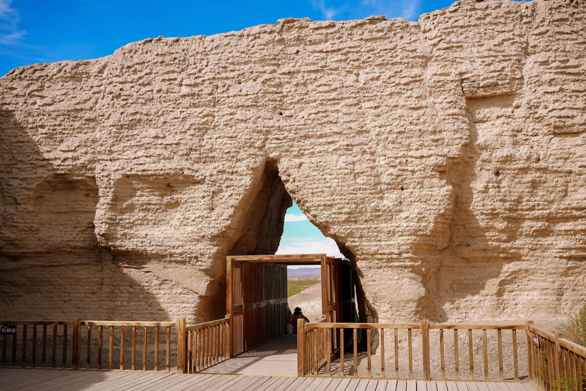 L'interno della fortezza del passo di Yumen