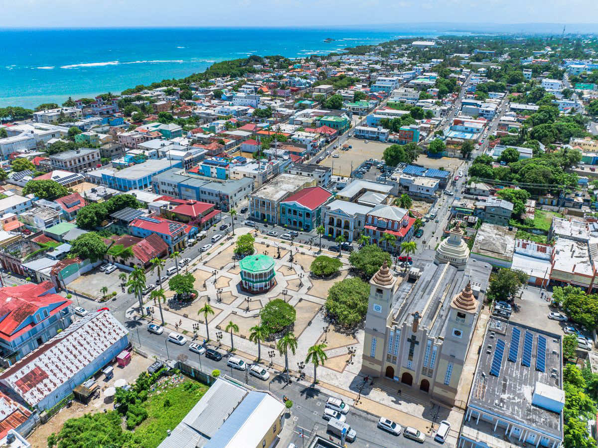 Cosa vedere in Repubblica Dominicana oltre Punta Cana: Samaná e il sud 3 Veduta aerea di Puerto Plata, sulla costa nord della Repubblica Dominicana